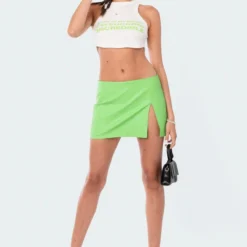 Faux Leather Low-Rise Micro Skirt -Default Template 2 6.1503931 fd8c0403 8f9b 4268 a455 d5bf613be7d5