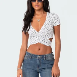 Floral Wrap Crop Top -Default Template 2 7.192617