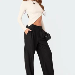 Gwen Trousers -Default Template 2 Edikted Lookbook1280 ba73201f 6d77 49f5 8f9b 5d21e2b4187e