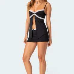 Sorely Mini Skirt -Default Template 2 Edikted Lookbook 08 07 202301542 bb283b2e 5ec3 4148 b43e 5c7e716af747