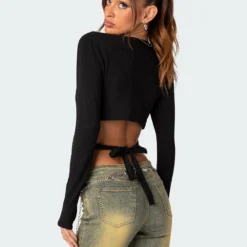 Layla Wrap Crop Top -Default Template 2 Edikted Lookbook 08 08 20235918