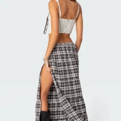 Plaid Side Slit Tiered Maxi Skirt -Default Template 2 Edikted lookbook 09 03 202321765