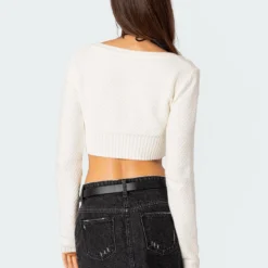 V Neck Cropped Cardigan -Default Template 2 Edikted lookbook 09 06 202314748