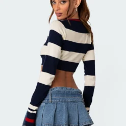 Berry Cropped Sweater -Default Template 2 Edikted lookbook 09 06 202316387